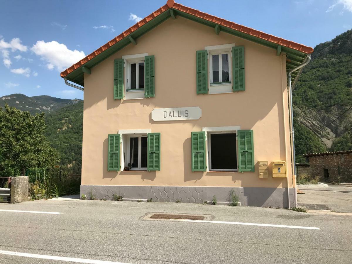 Gîte de la Fontaine Daluis Exterior foto
