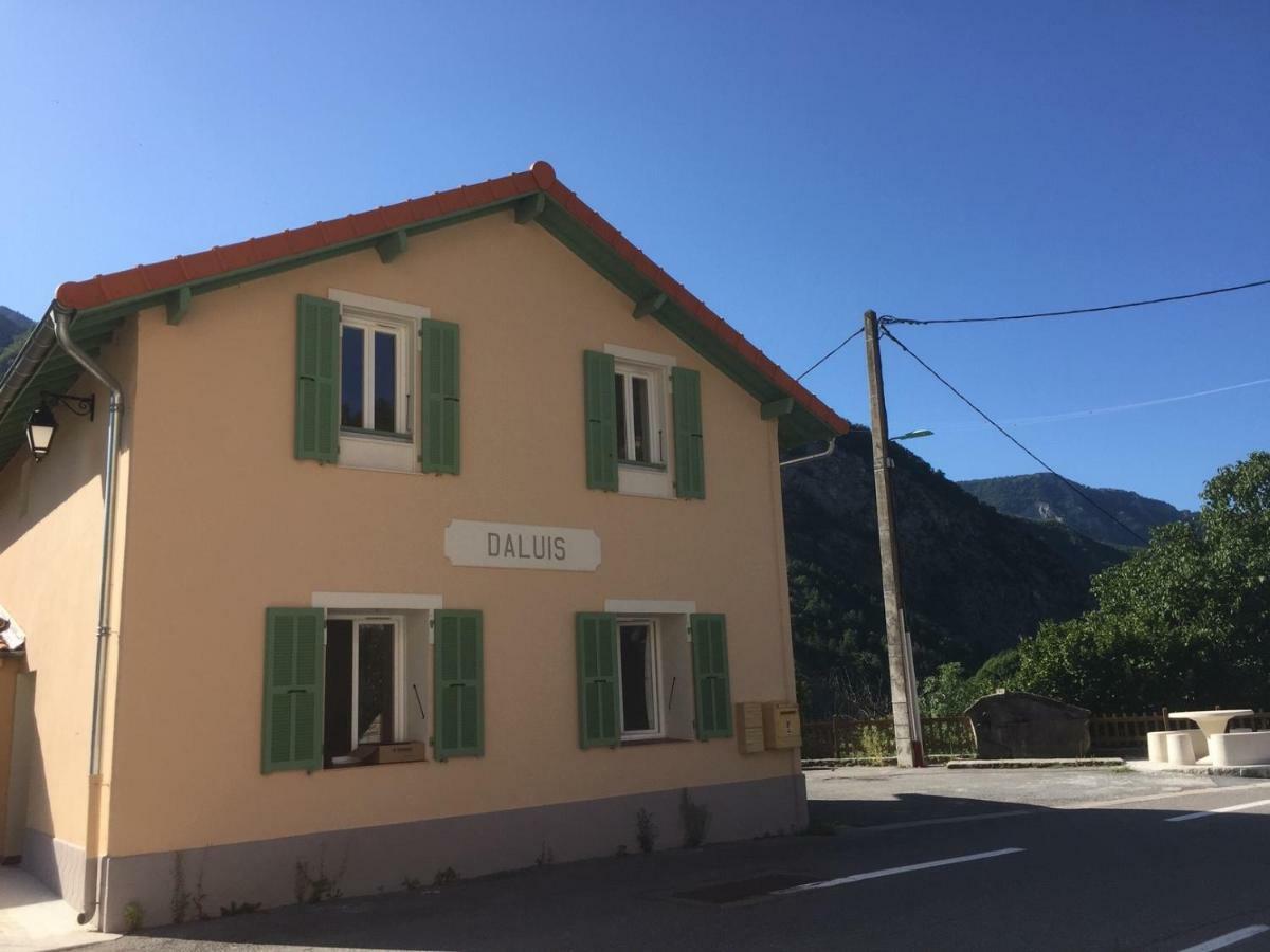 Gîte de la Fontaine Daluis Exterior foto